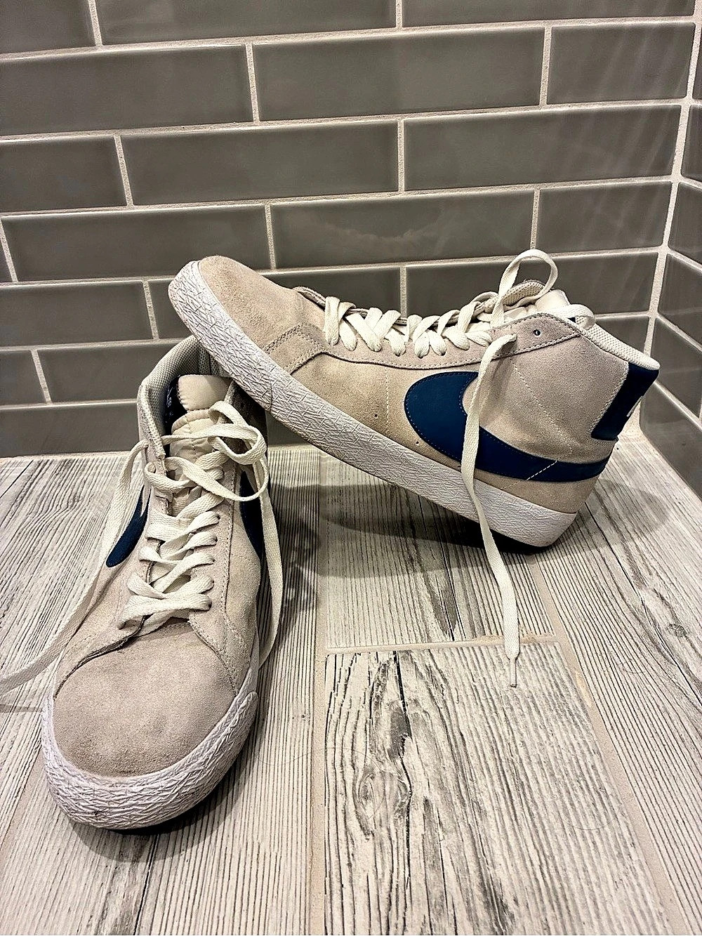 Nike Zoom Air High Top Sneakers in Off White & Blue US 11